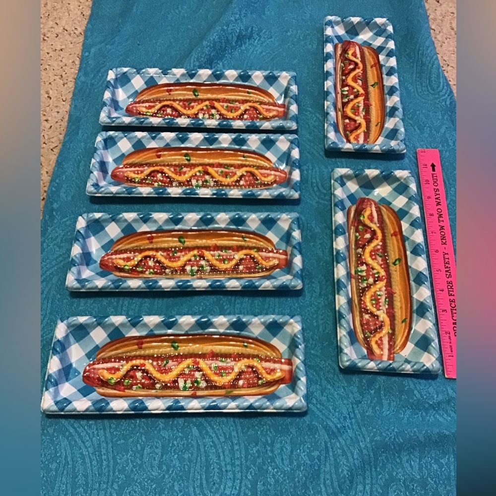 HOT DOG OR CORN ON THE COB SET OF 6 PLATES HOLDERS DISHES NWOT PLASTIC PICNIC